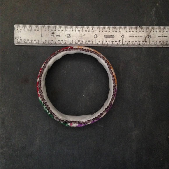 Embroidered bangle - Picture 4 of 4